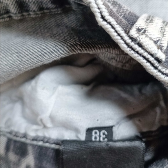 Gray Distressed Jeans with Red Lettering - Picture 4 of 8